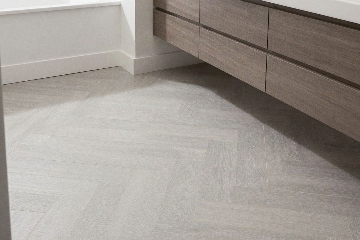 Illustrative image: Bathroom with moisture-resistant vinyl flooring.